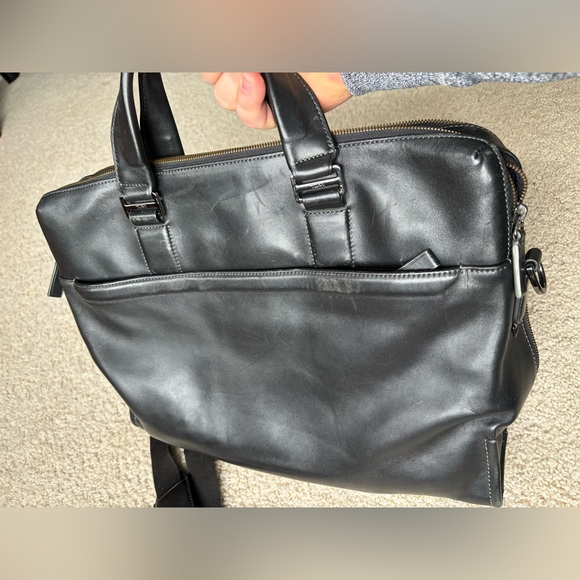 EUC TUMI Harrison Portfolio Business Brief Bag Black Leather 63016D MSRP $899 - Picture 3 of 13